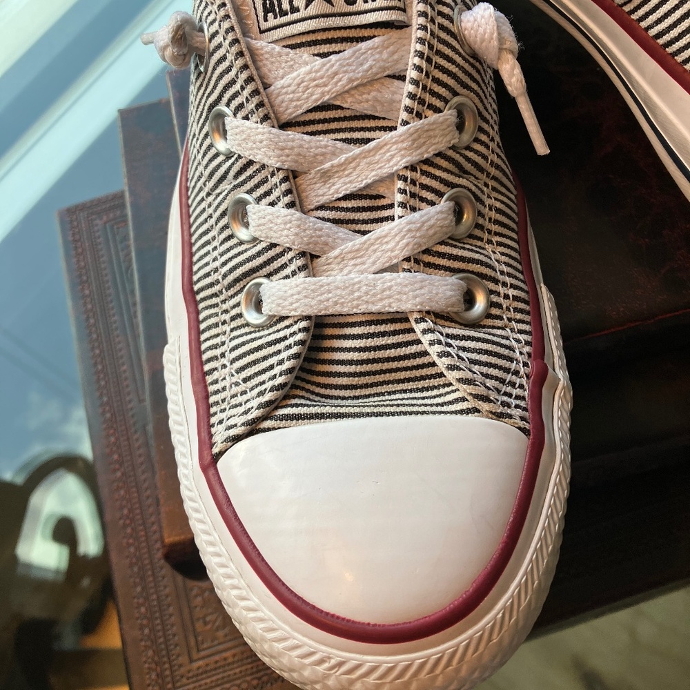 Converse Shorelines Black and White Stripe - Size 9 - Picture 3 of 5